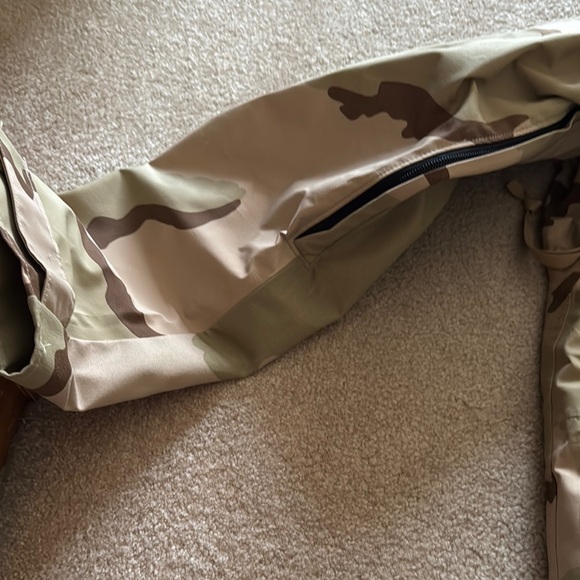 Men’s Camouflage Hooded Jacket - Picture 3 of 7